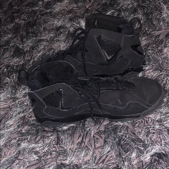 all black air jordans - Picture 2 of 2